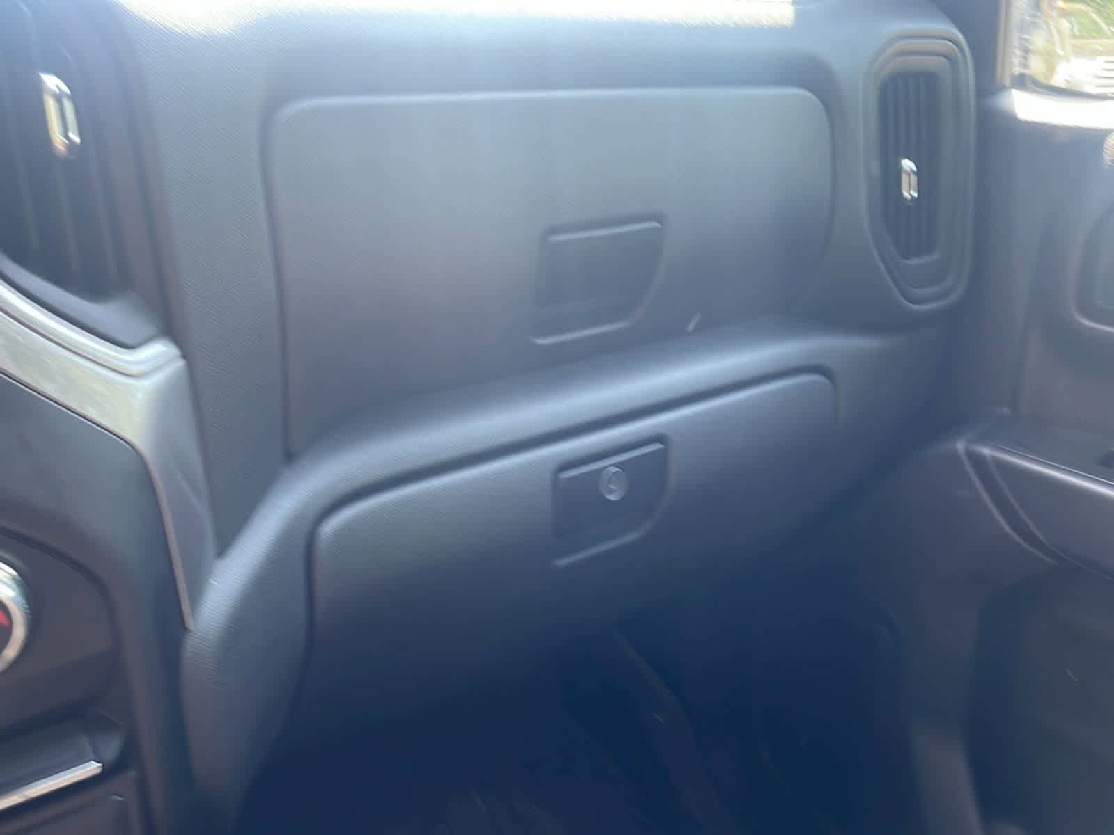 Used 2019 GMC Sierra 1500 4x4 Regular Cab w/ Convenience Package image 17