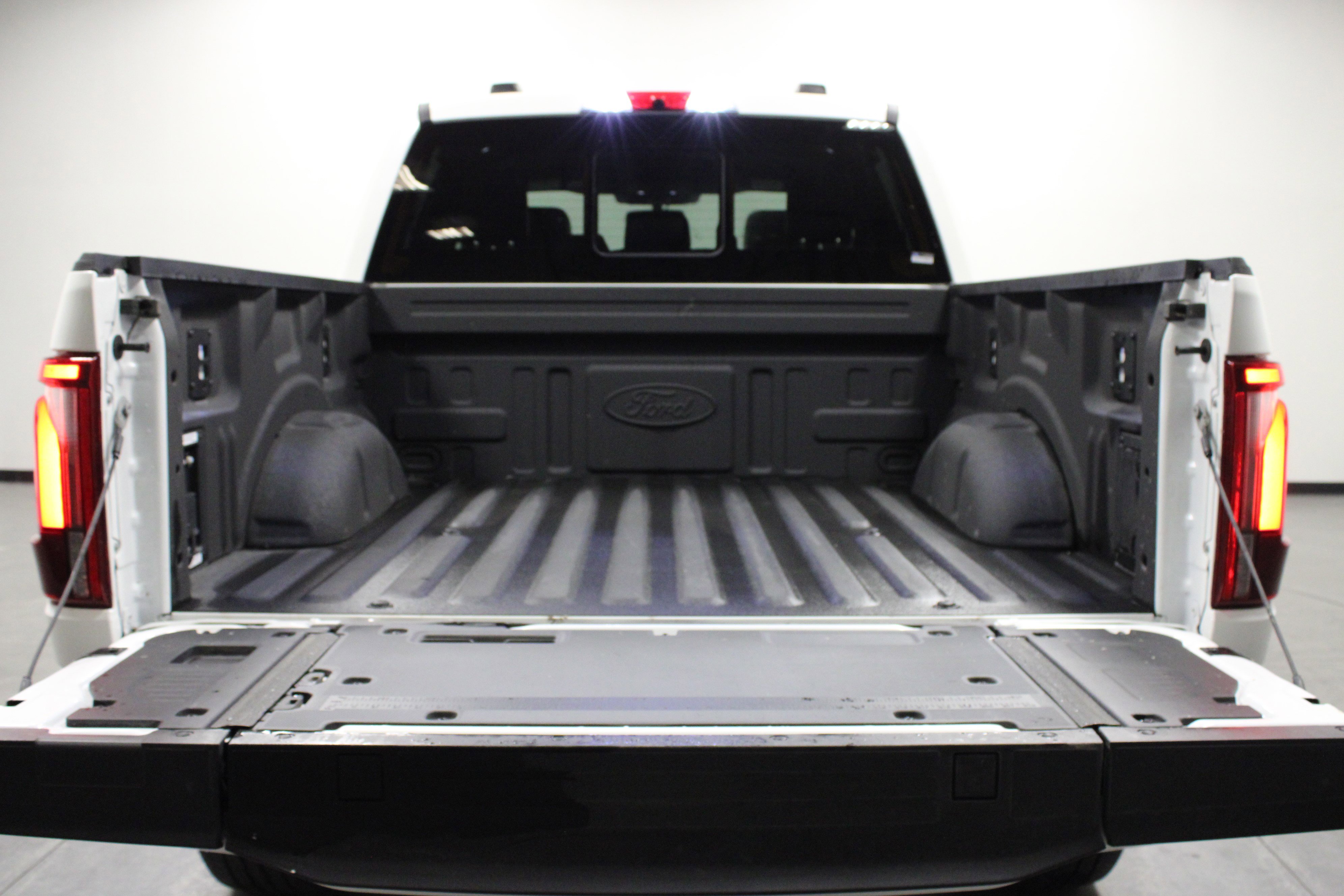 Used 2024 Ford F150 Platinum w/ FX4 Off-Road Package image 15