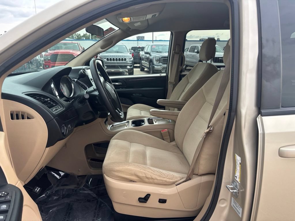 Used 2015 Dodge Grand Caravan SXT FWD image 11