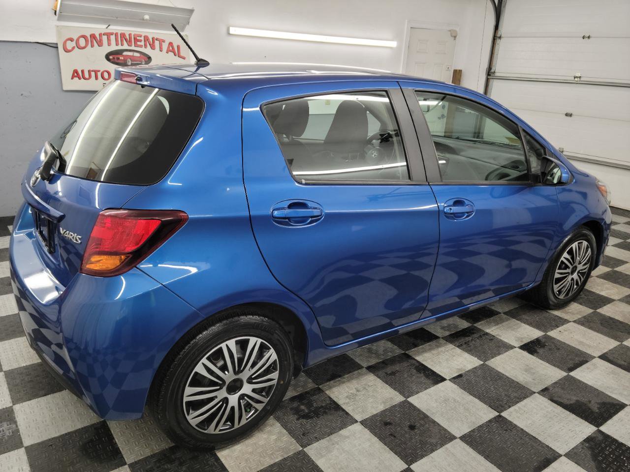 Used 2016 Toyota Yaris L FWD image 5