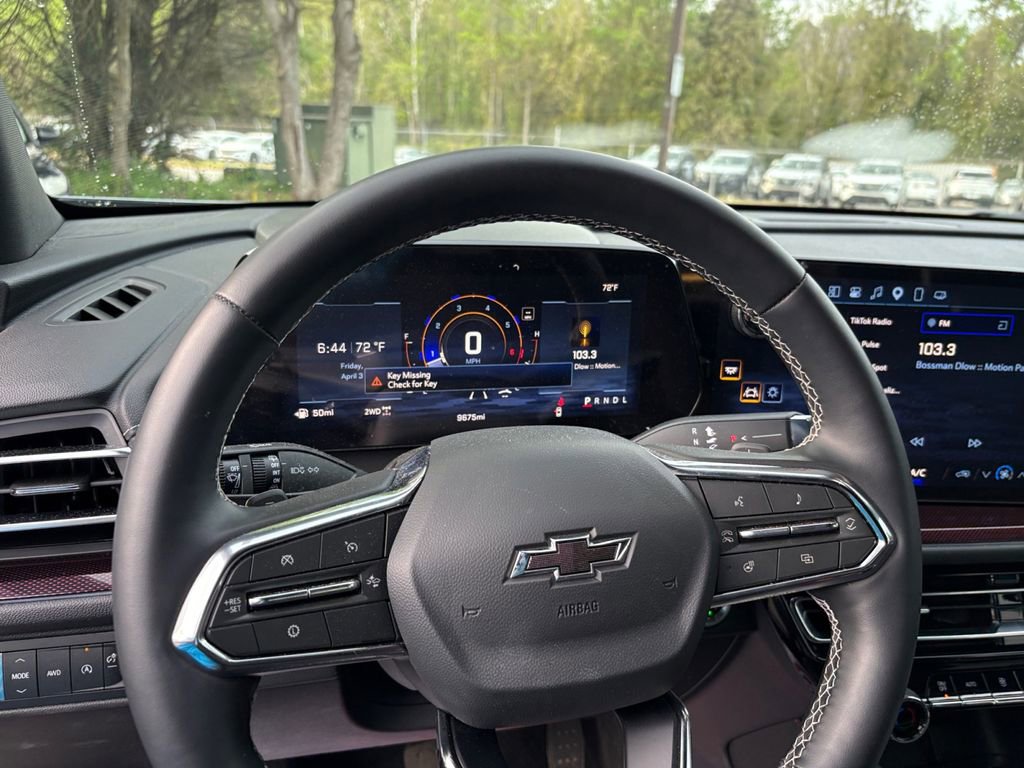 Used 2025 Chevrolet Traverse Z71 w/ Driver Confidence Package image 16