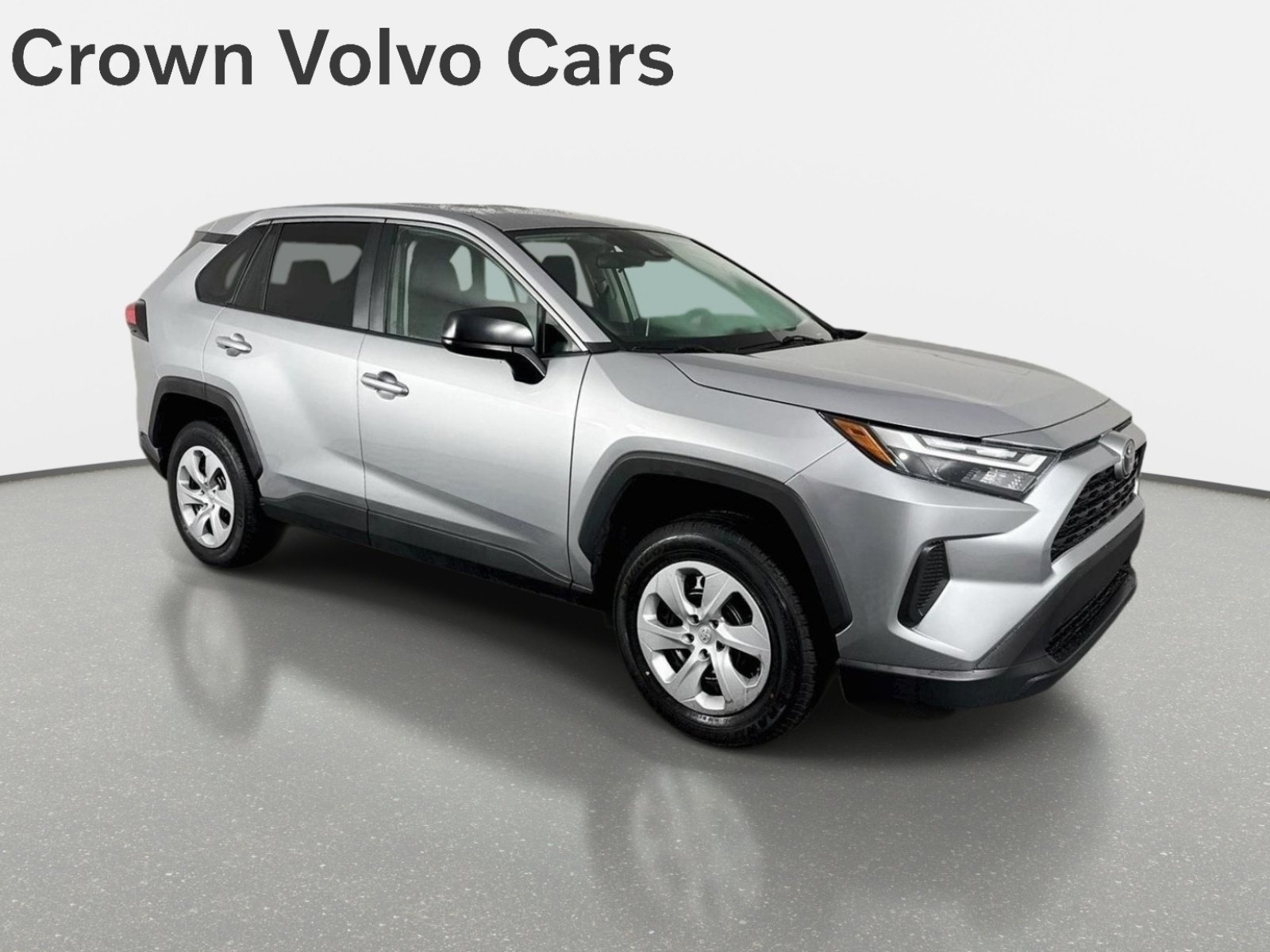 Used 2024 Toyota RAV4 LE FWD image 3