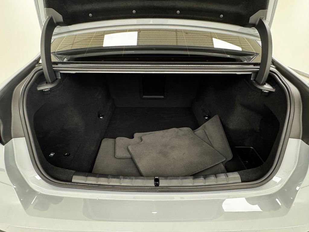 Used 2023 BMW 760i xDrive w/ Executive Package image 42