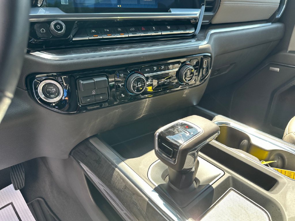 Used 2025 Chevrolet Silverado 1500 LTZ w/ LTZ Convenience Package II AWD/4WD image 16