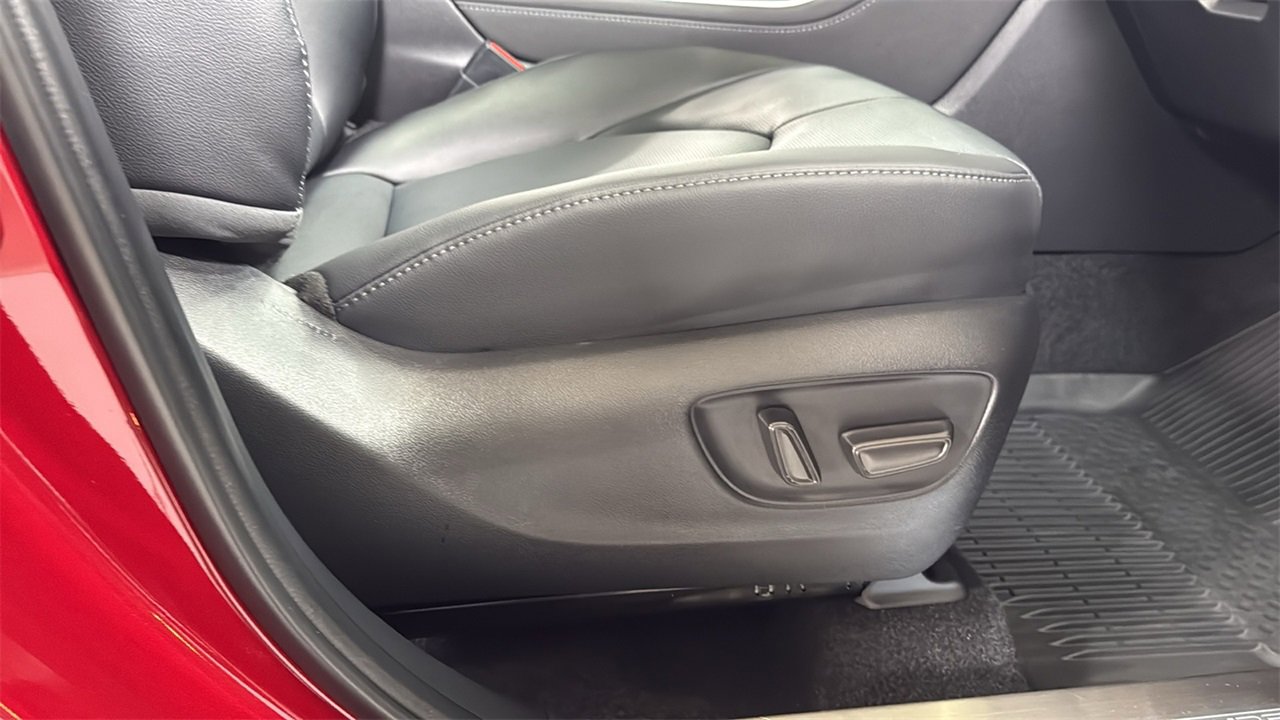 Certified 2025 Toyota Highlander Platinum image 21