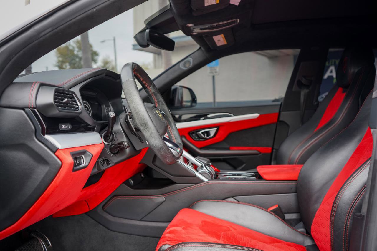 Used 2019 Lamborghini Urus image 6