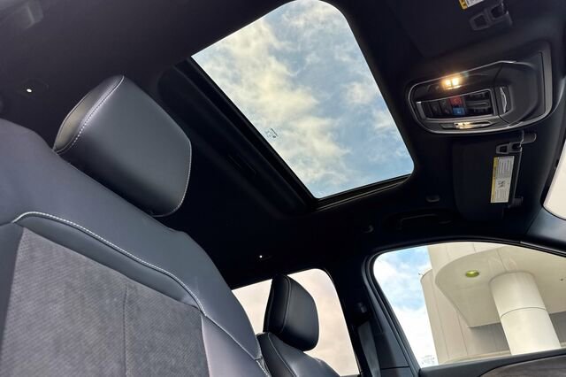 New 2026 Jeep Grand Cherokee Altitude image 14