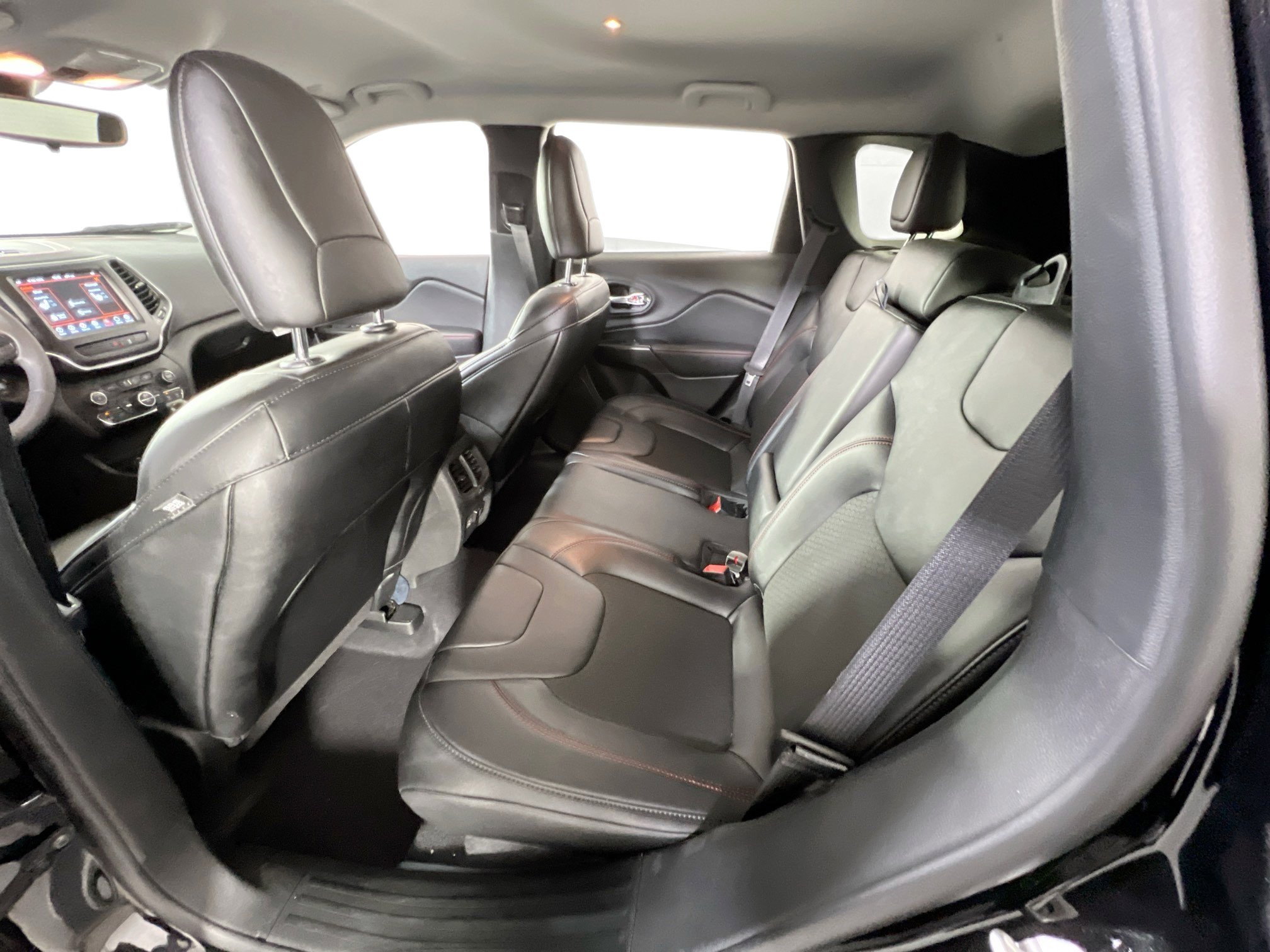 Used 2022 Jeep Cherokee Trailhawk image 23