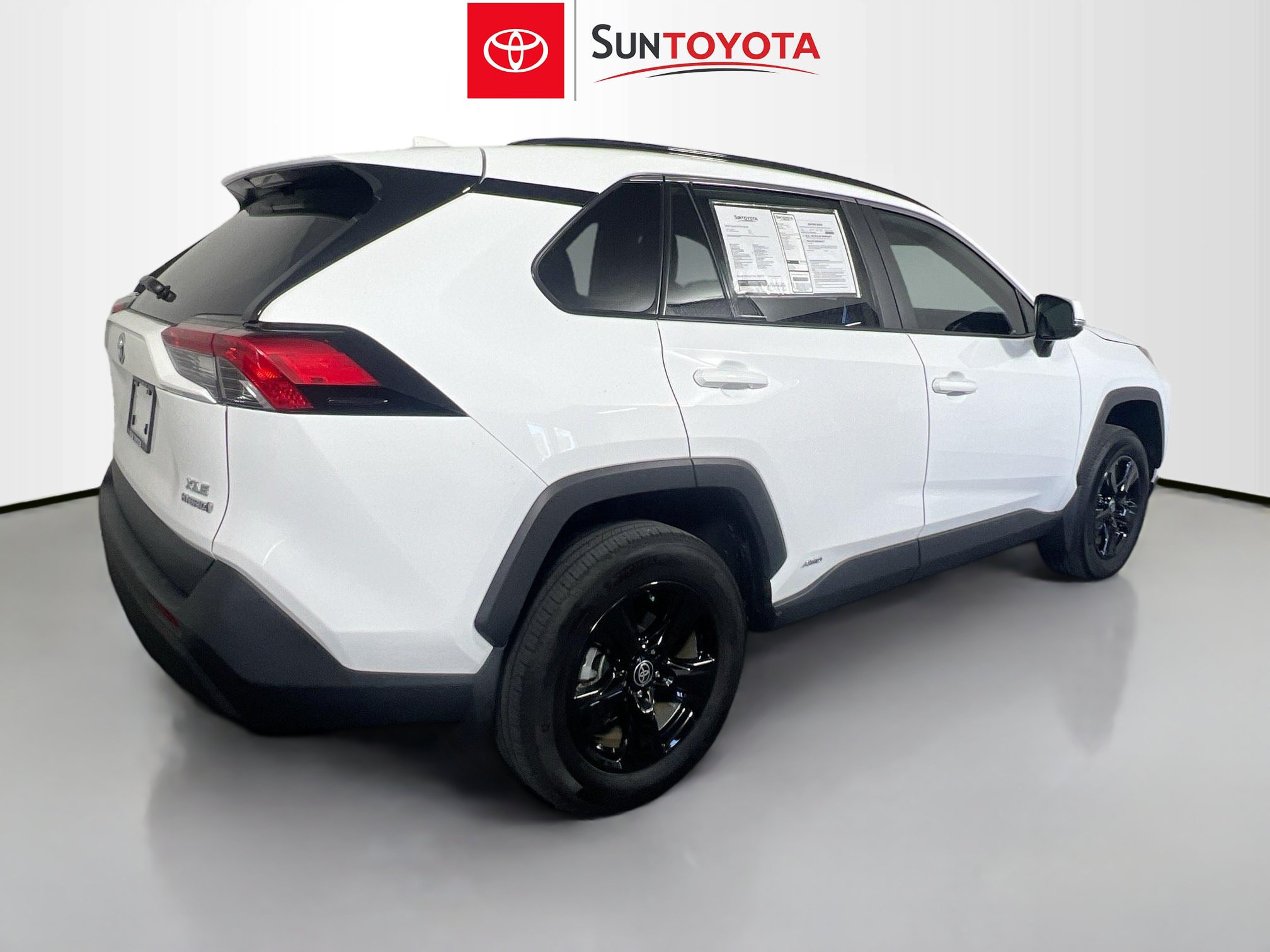 Used 2024 Toyota RAV4 XLE w/ Convenience Package AWD/4WD image 4