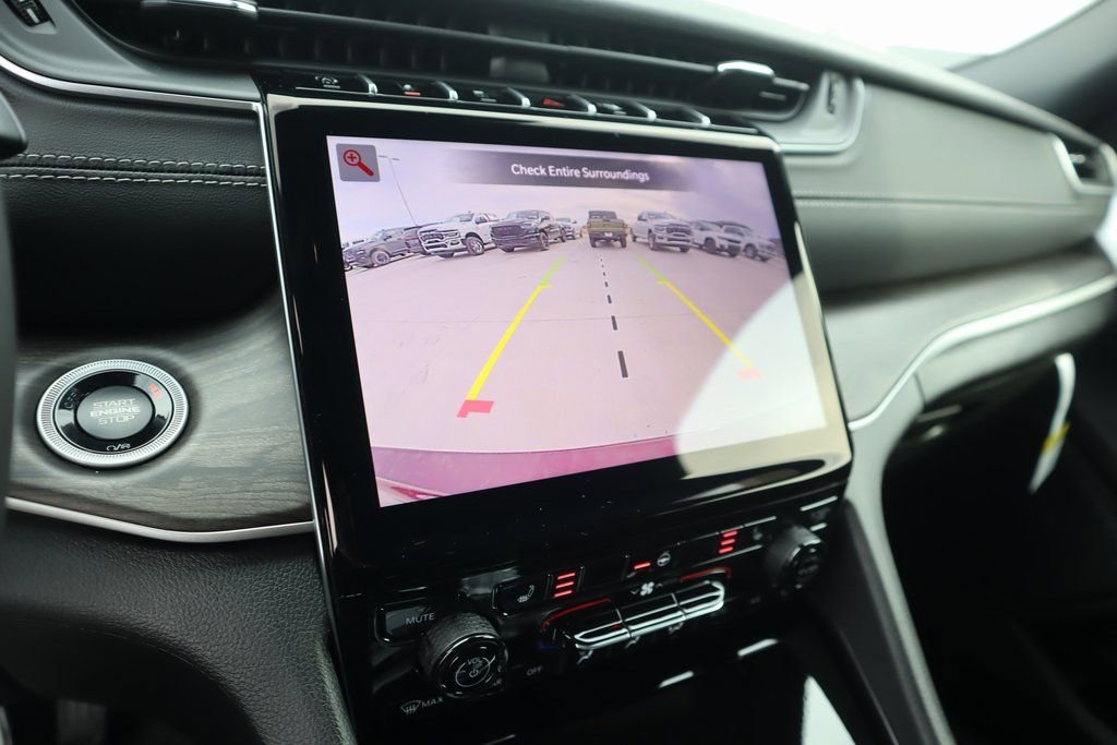 New 2025 Jeep Grand Cherokee L Limited image 6