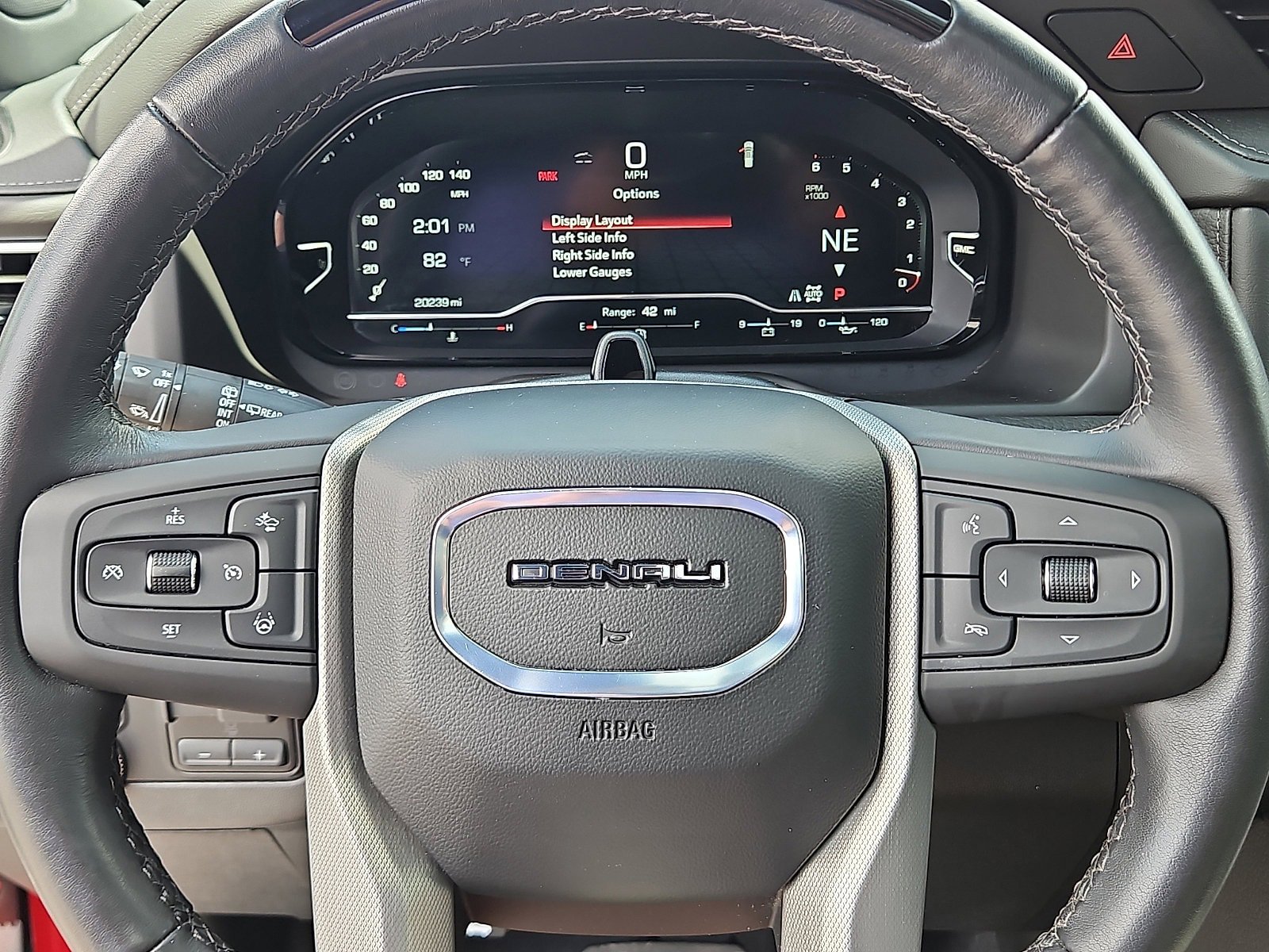 Used 2024 GMC Yukon Denali w/ Advanced Technology Package AWD/4WD image 11