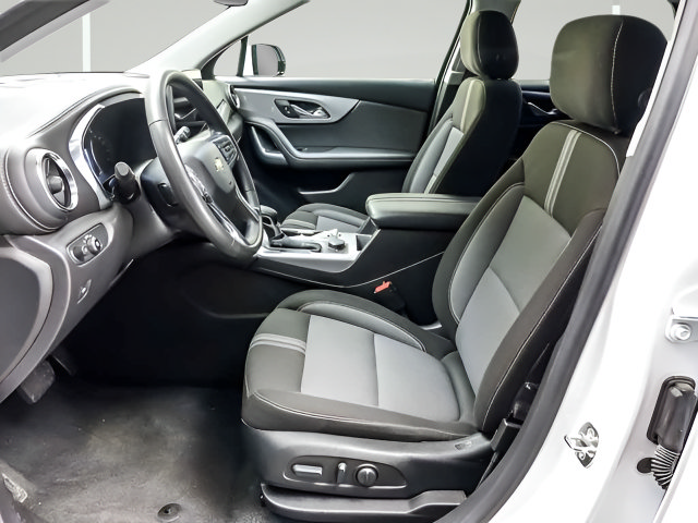 Used 2025 Chevrolet Blazer LT FWD image 8