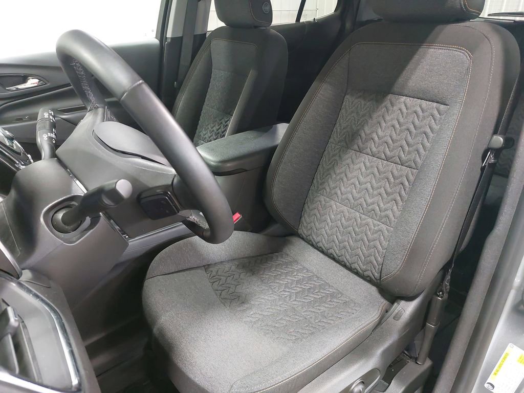Used 2024 Chevrolet Equinox LT w/ LPO, Floor Liner Package image 15