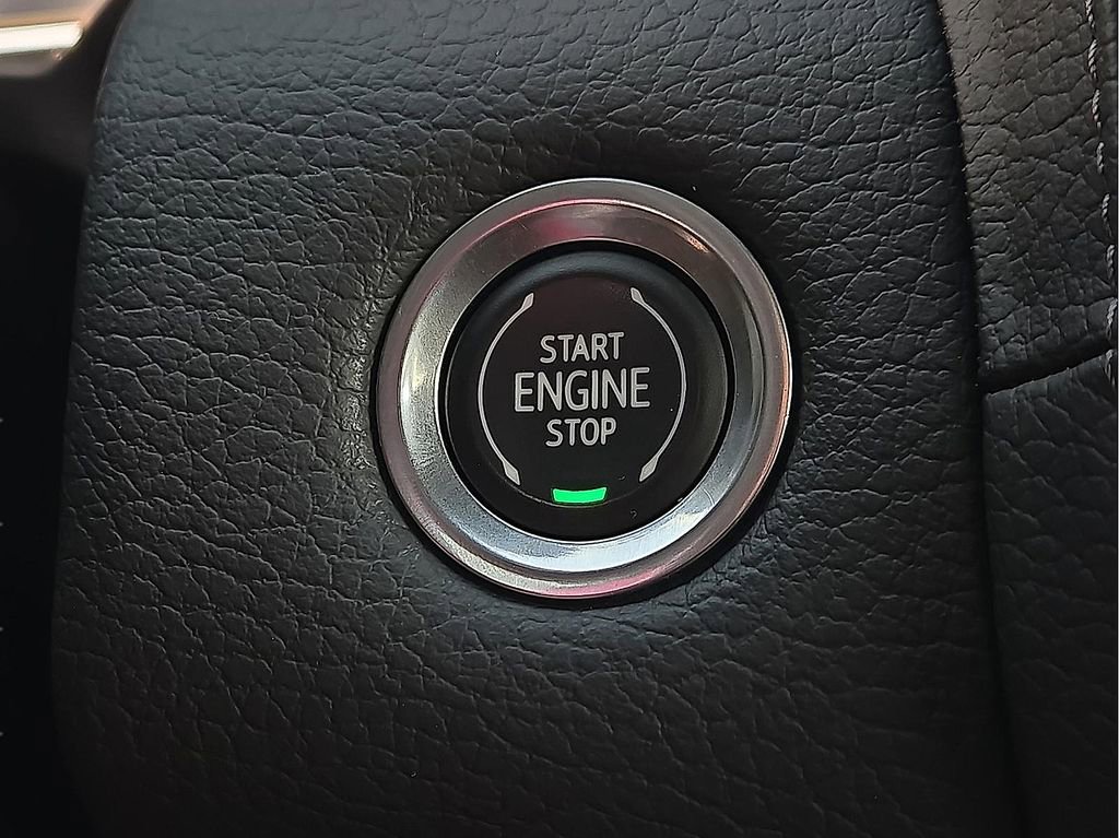 Used 2022 GMC Yukon XL Denali AWD/4WD image 17