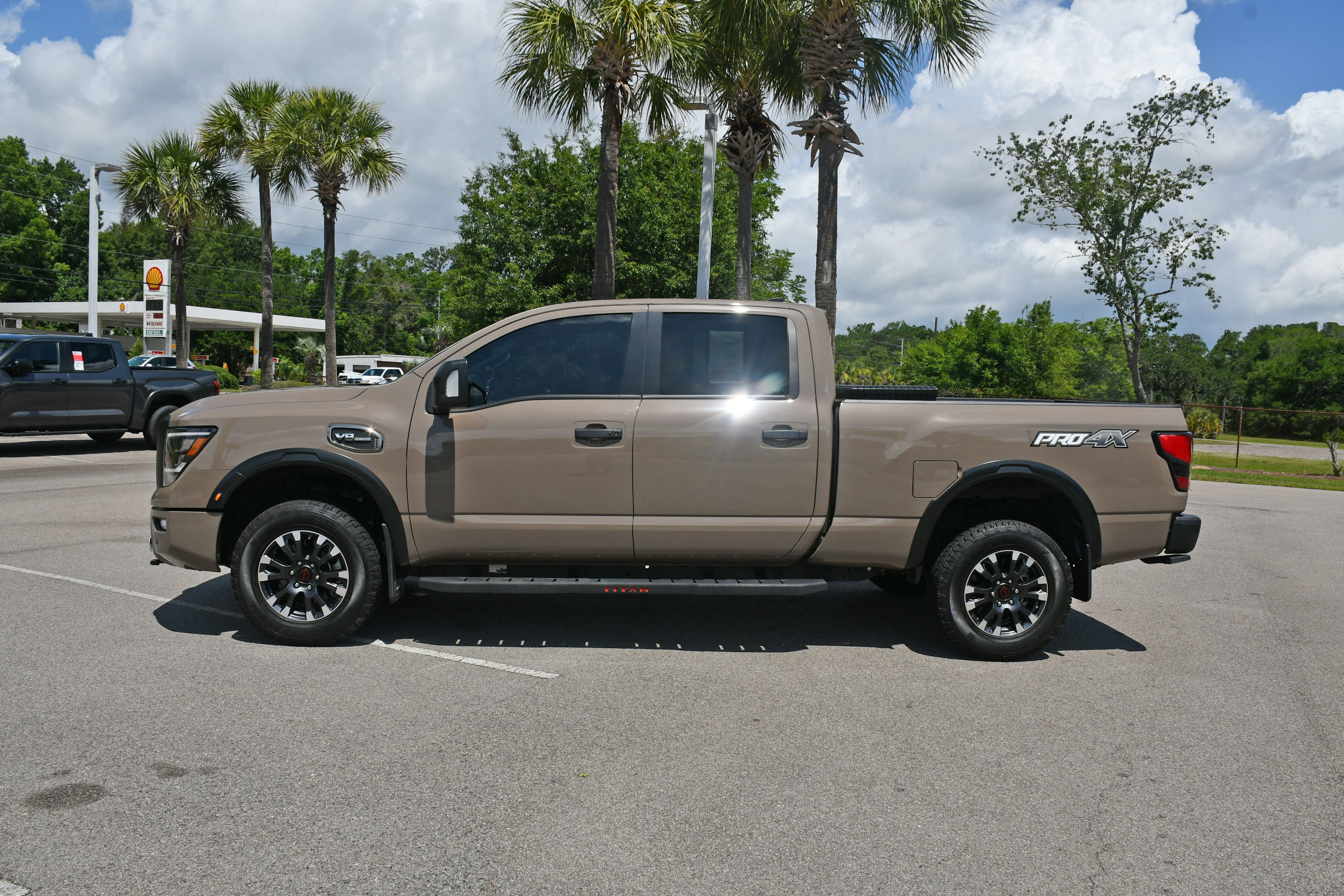 Used 2024 Nissan Titan PRO-4X AWD/4WD image 5