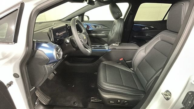 Used 2026 Chevrolet Equinox EV LT FWD image 12