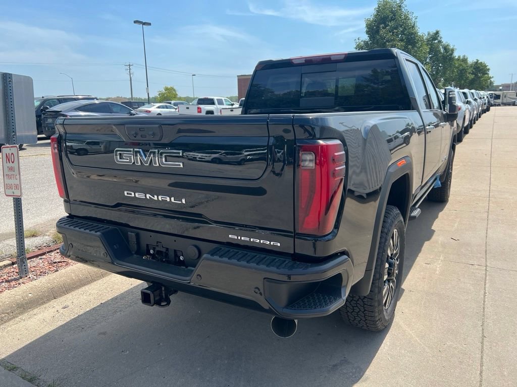 New 2026 GMC Sierra 2500 Denali Ultimate AWD/4WD image 3