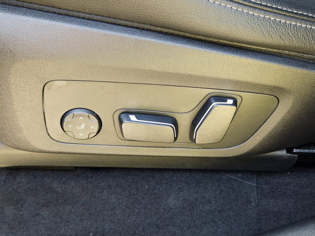 Used 2024 BMW X4 xDrive30i w/ Premium Package image 11