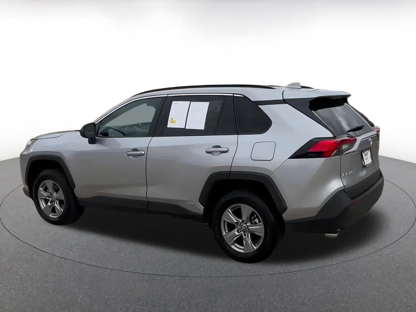 Used 2025 Toyota RAV4 LE image 10