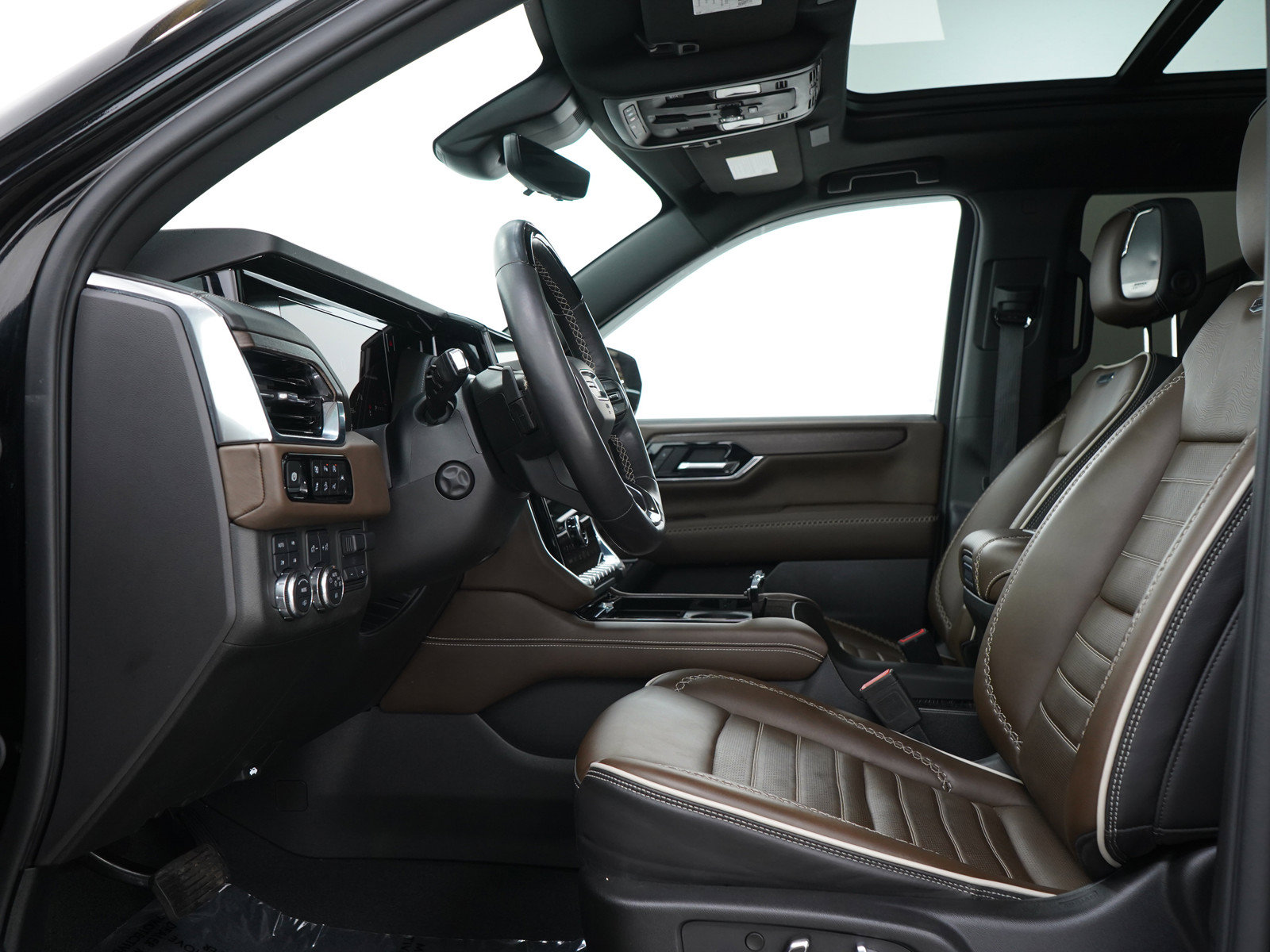 Used 2025 GMC Yukon XL Denali Ultimate AWD/4WD image 24