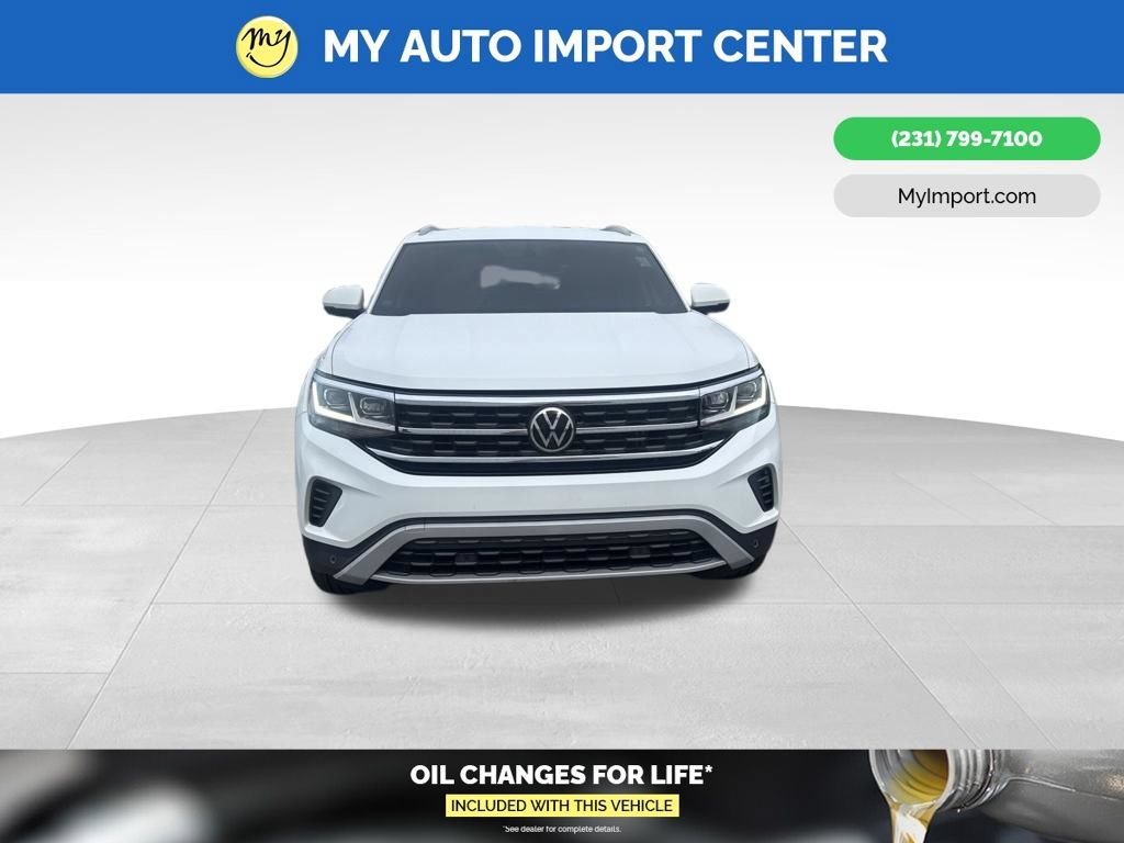 Used 2020 Volkswagen Atlas Cross Sport SE w/ Towing Package AWD/4WD image 2