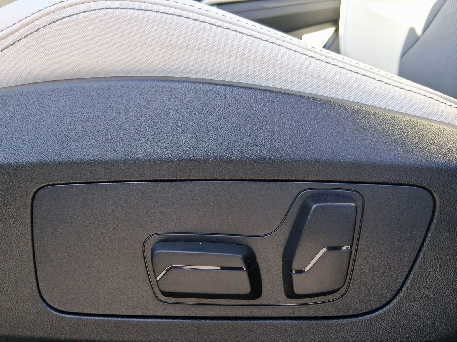 Used 2026 BMW X1 xDrive28i w/ Convenience Package image 13