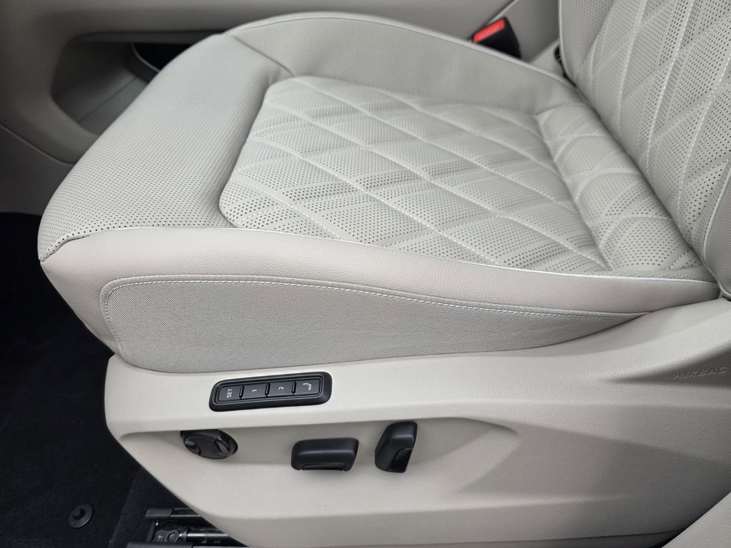 New 2026 Volkswagen Atlas SEL Premium R-Line image 18