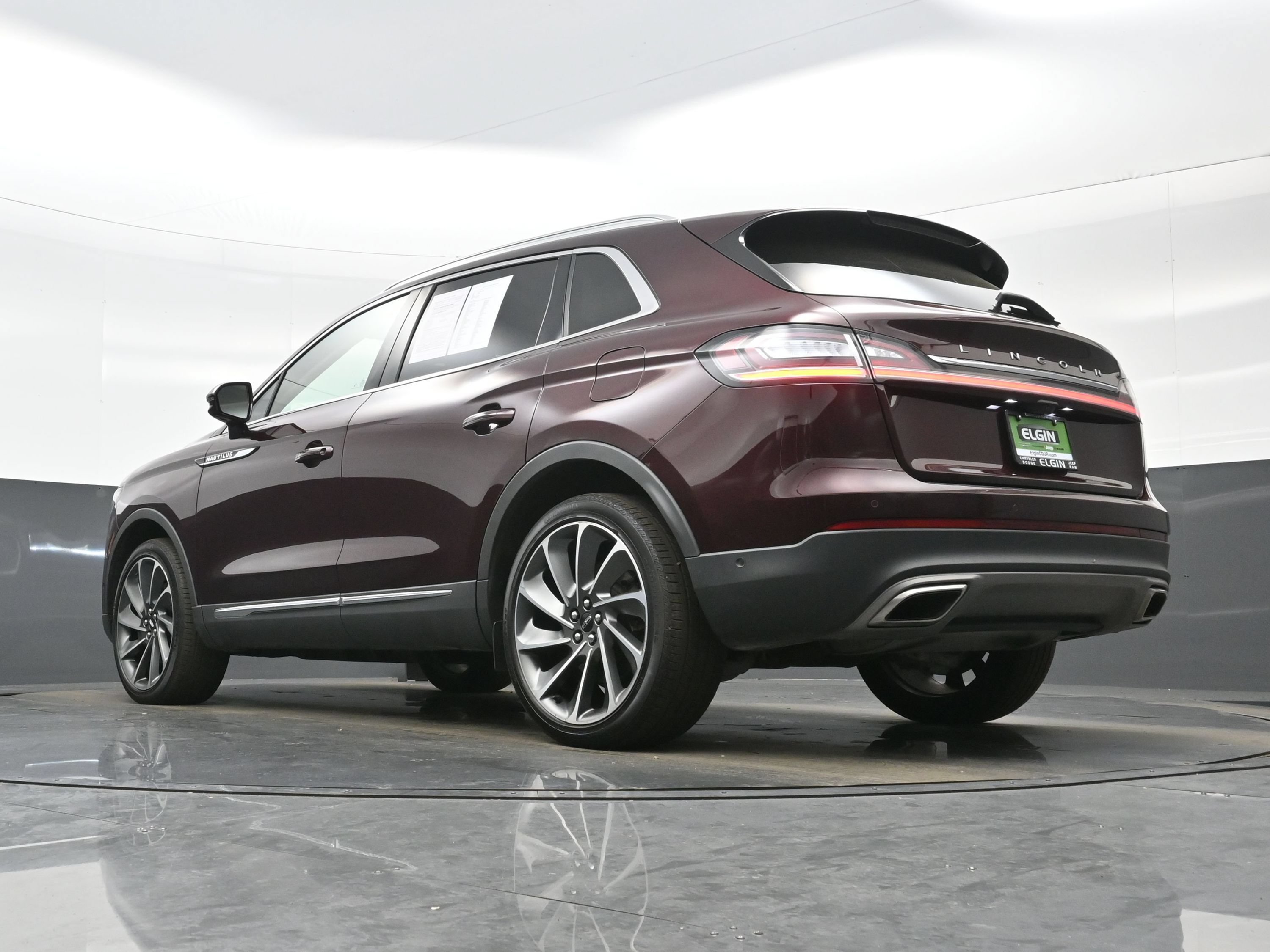 Used 2023 Lincoln Nautilus Reserve w/ Equipment Group 202A AWD/4WD image 28