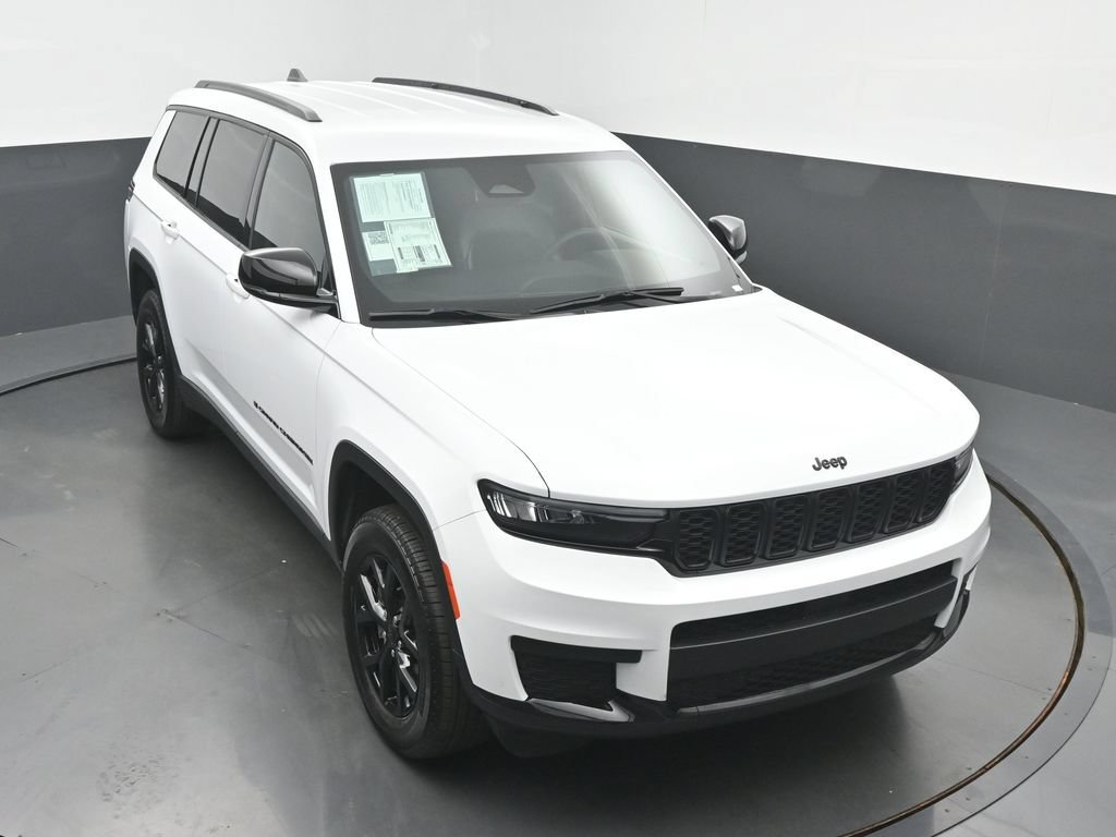 Used 2025 Jeep Grand Cherokee L Laredo AWD/4WD image 46