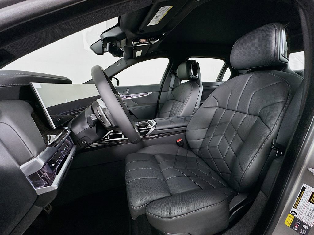 New 2026 BMW 750e xDrive w/ Executive Package image 16