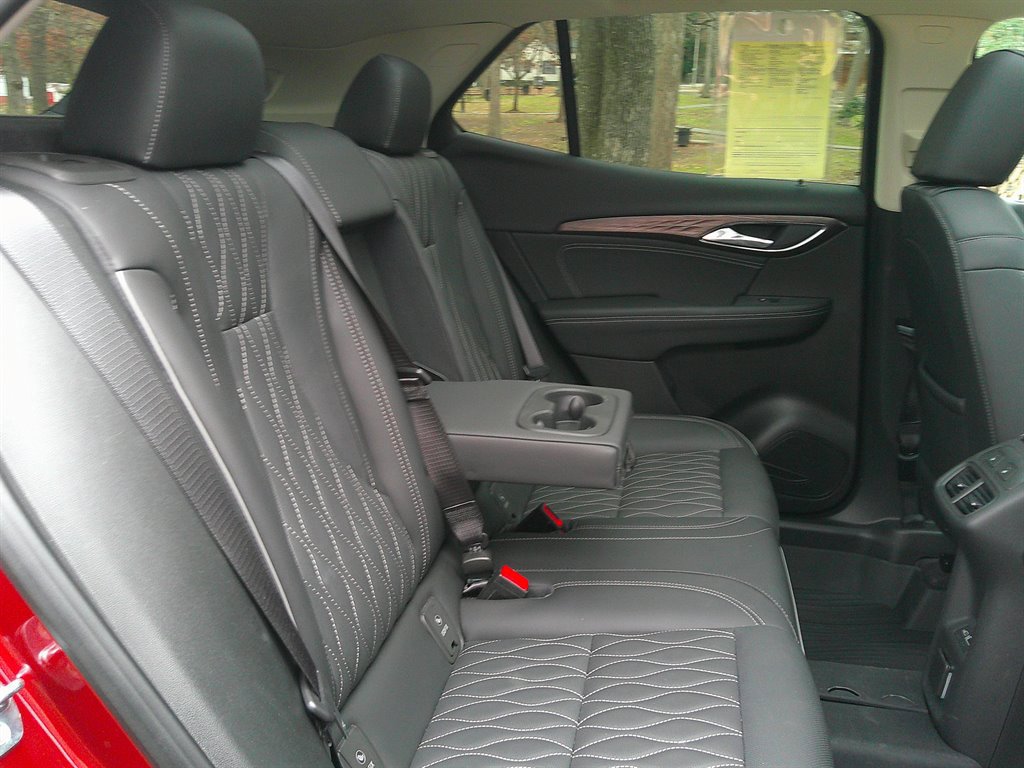 Used 2023 Buick Envision Avenir image 27