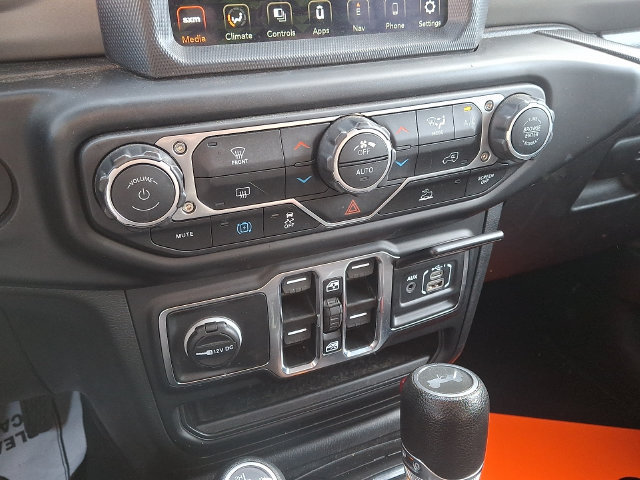 Certified 2023 Jeep Wrangler Unlimited w/ 8.4" Radio Group AWD/4WD image 15