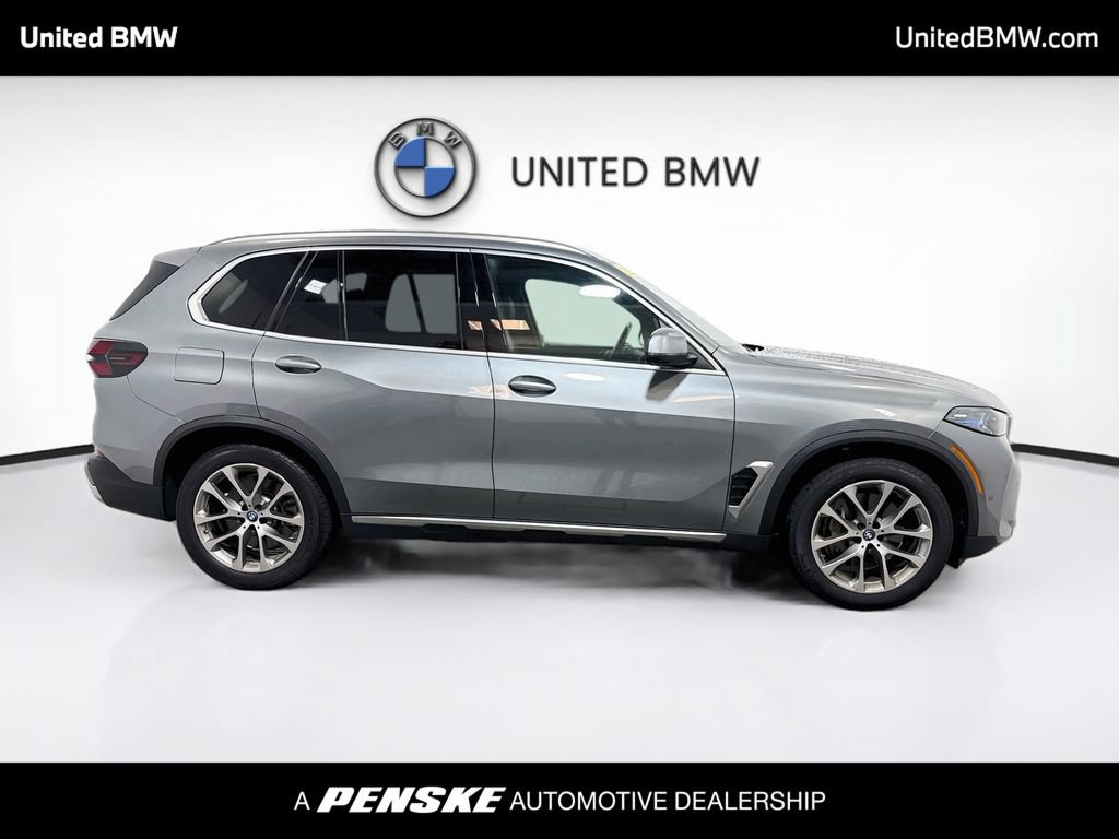 Used 2025 BMW X5 xDrive50e w/ Climate Comfort Package AWD/4WD image 4