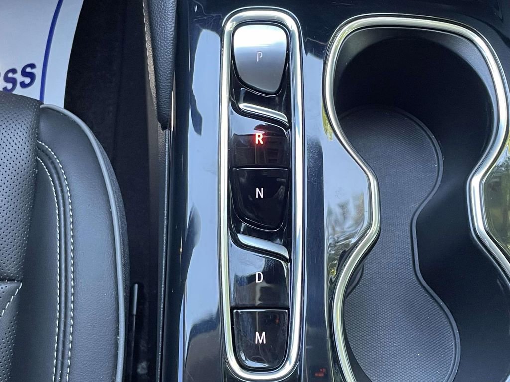 Used 2022 Buick Envision Avenir w/ Technology Package II FWD image 33
