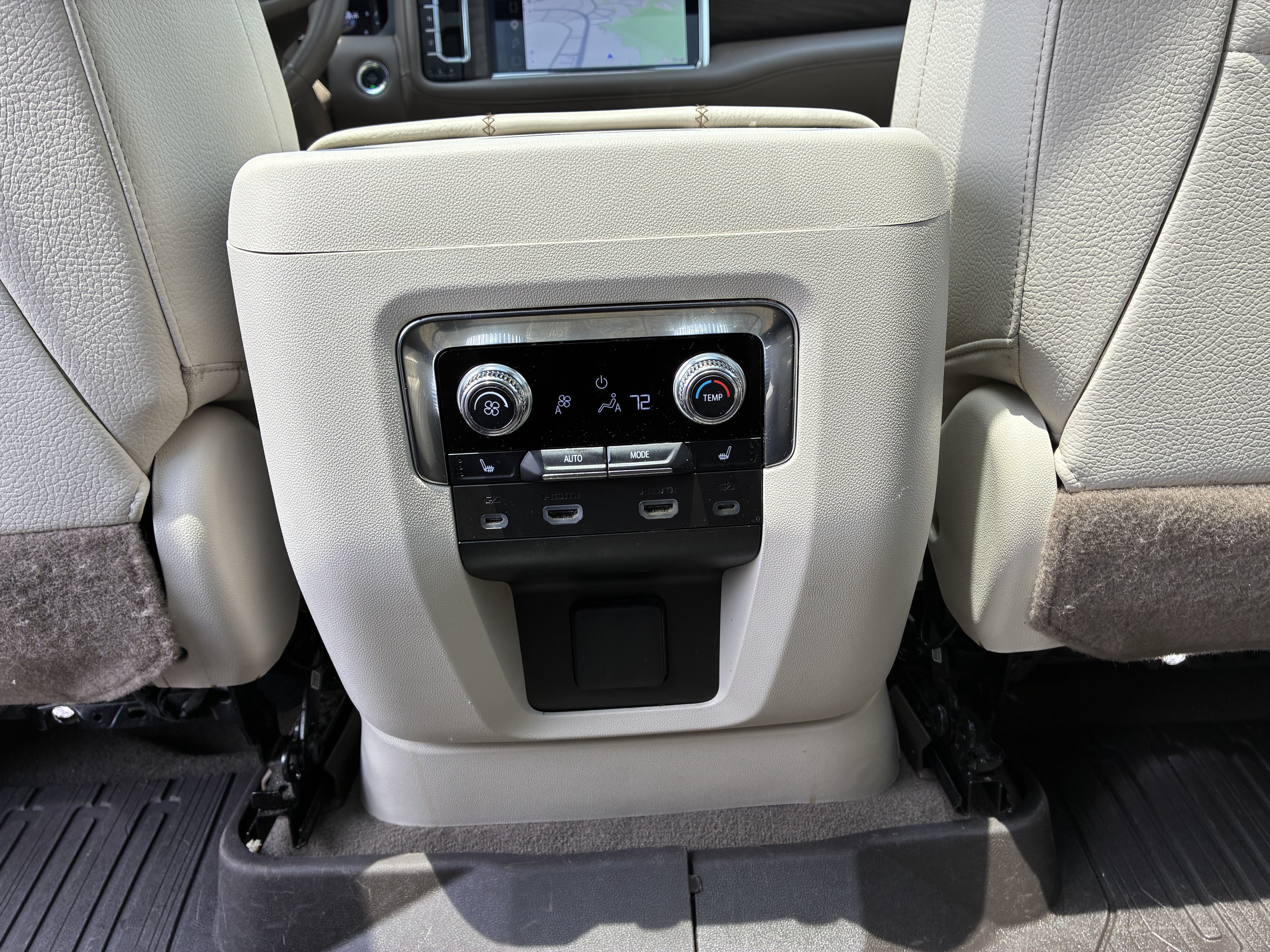 Used 2023 GMC Yukon XL Denali w/ Denali Reserve Package AWD/4WD image 19