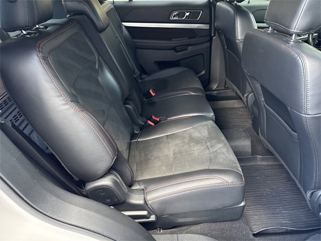 Used 2019 Ford Explorer XLT w/ Equipment Group 202A image 33