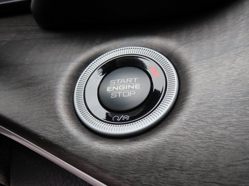 New 2025 Jeep Grand Cherokee Limited w/ Luxury Tech Group II image 13