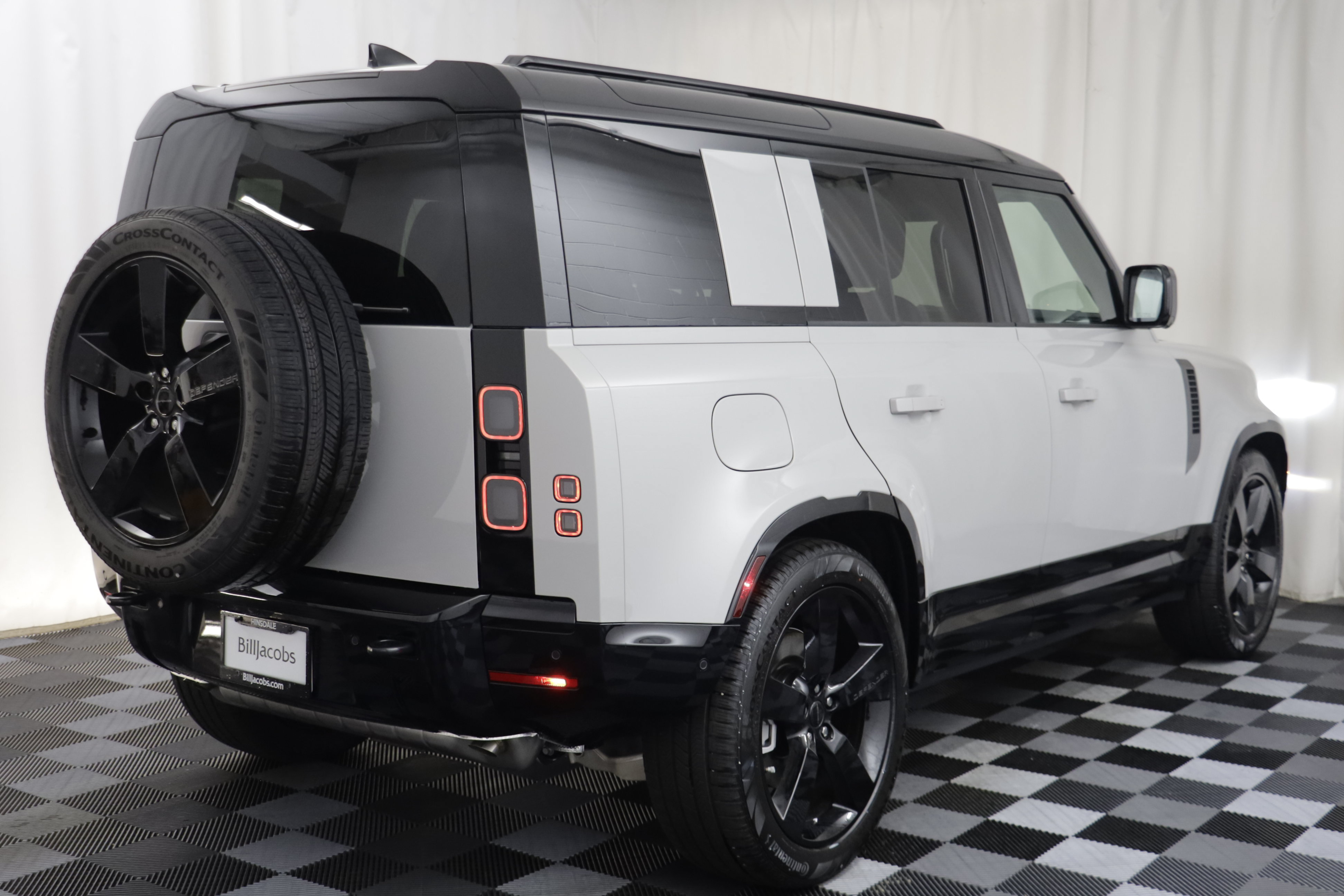 New 2026 Land Rover Defender 110 X-Dynamic SE AWD/4WD image 19