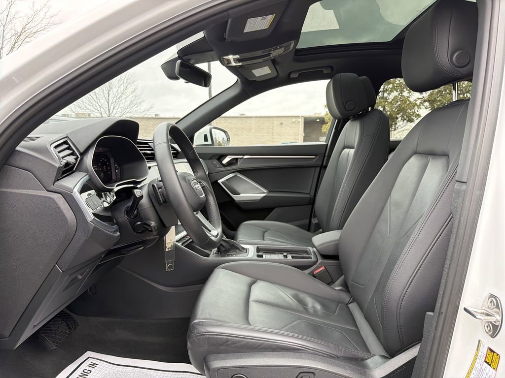 Used 2025 Audi Q3 2.0T Premium image 11