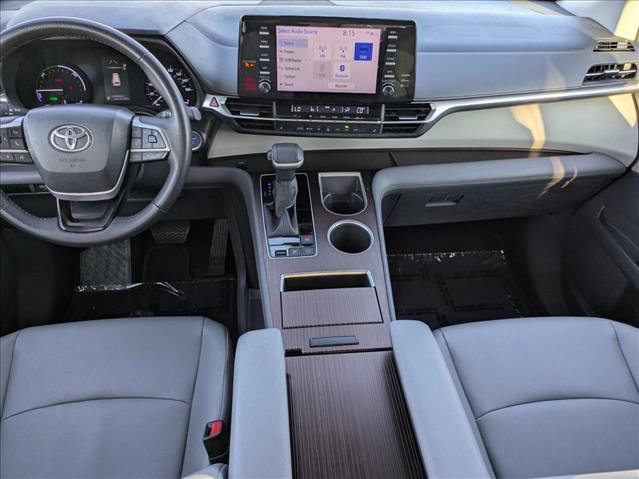 Used 2023 Toyota Sienna XLE FWD image 16