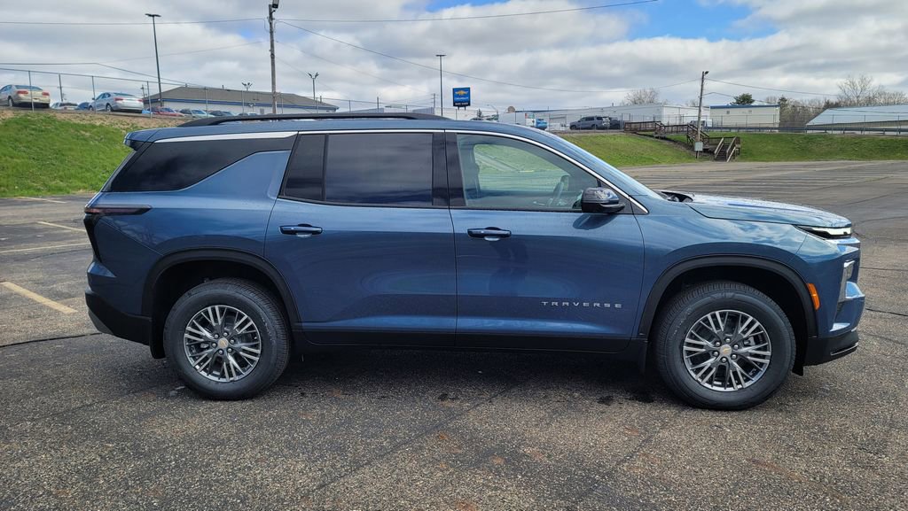 New 2026 Chevrolet Traverse LT image 14