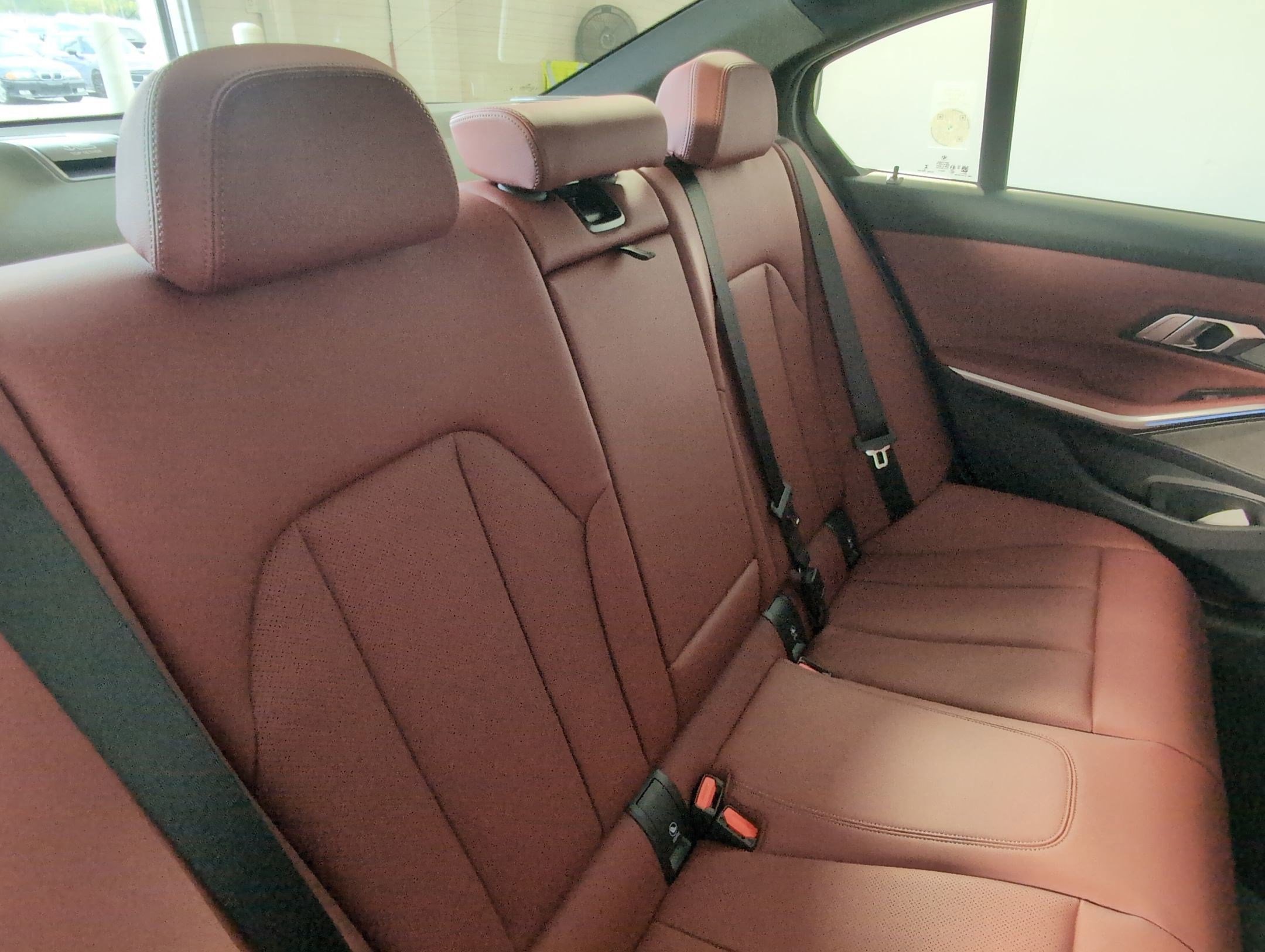 Used 2026 BMW 330i Sedan w/ M Sport Package image 31