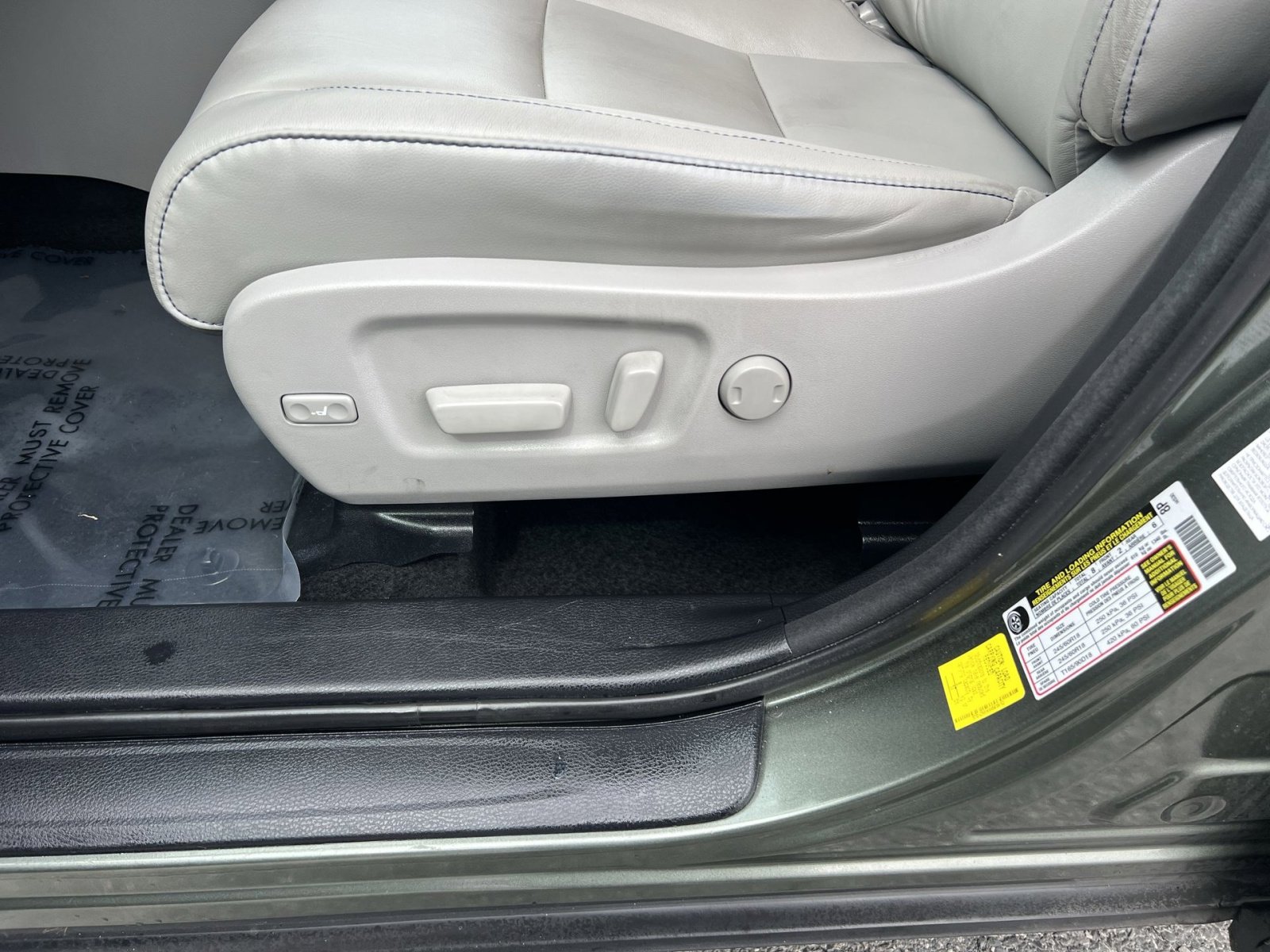 Used 2017 Toyota Highlander XLE image 14