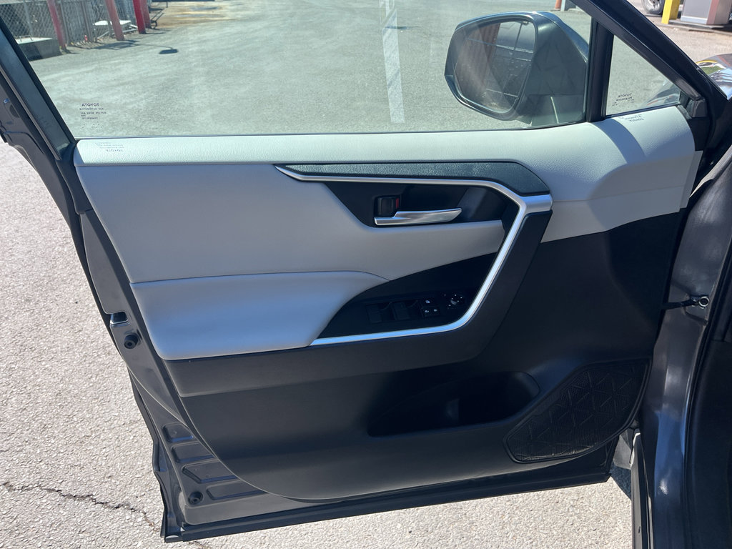 Used 2021 Toyota RAV4 XLE w/ Convenience Package AWD/4WD image 19