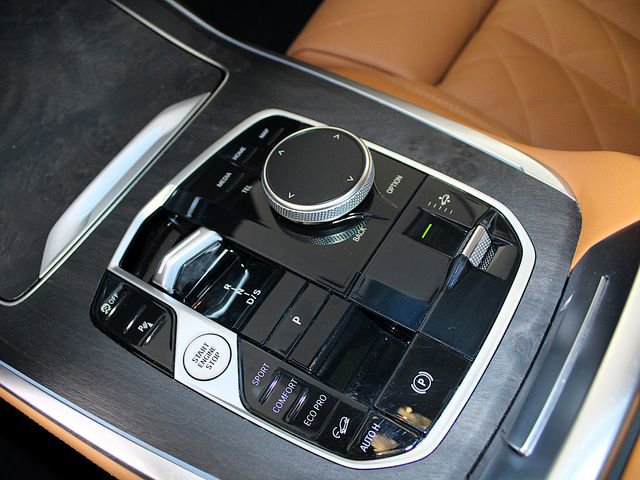 Used 2024 BMW X7 xDrive40i w/ Premium Package image 14