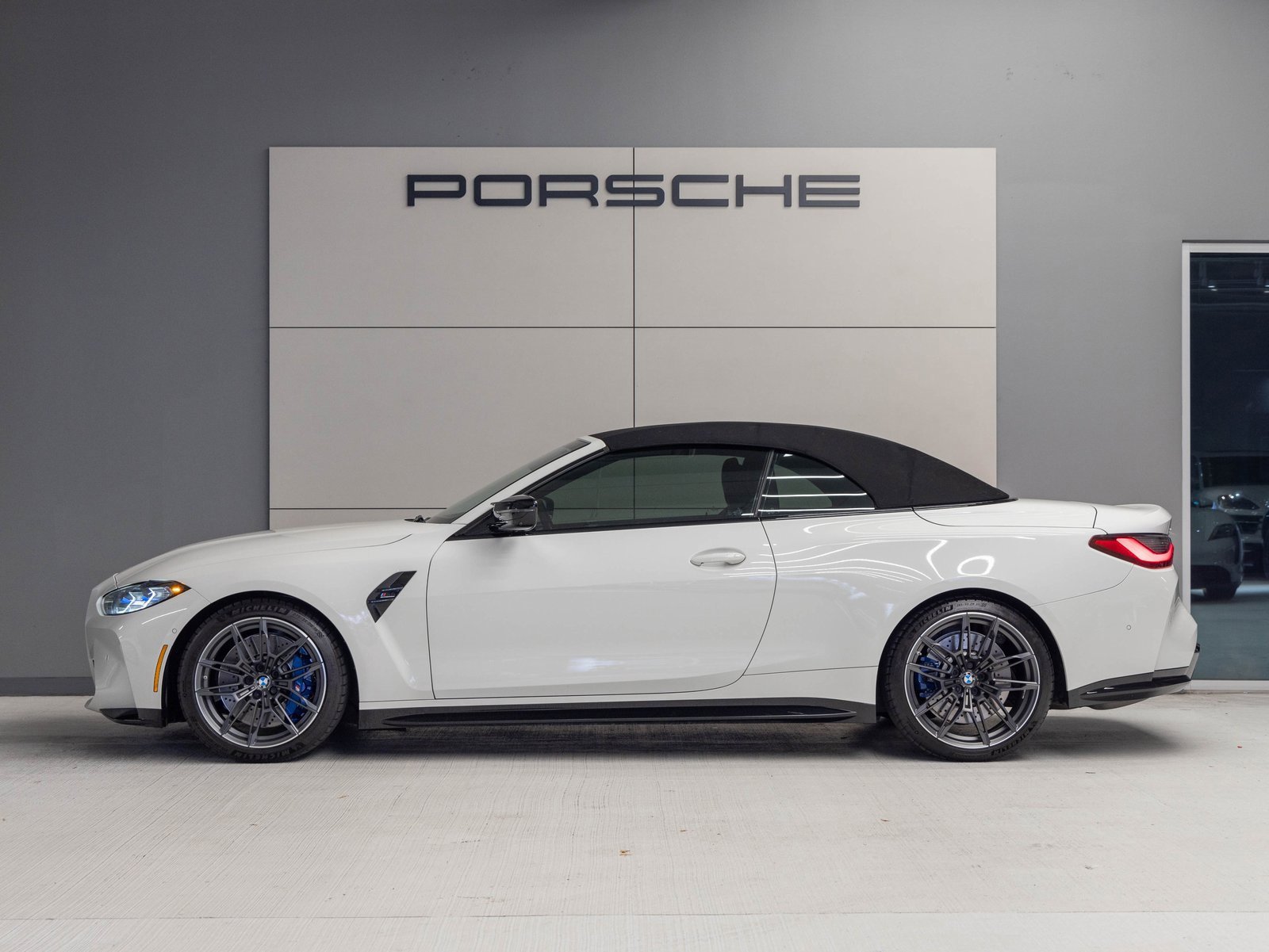 Used 2023 BMW M4 xDrive Competition image 2