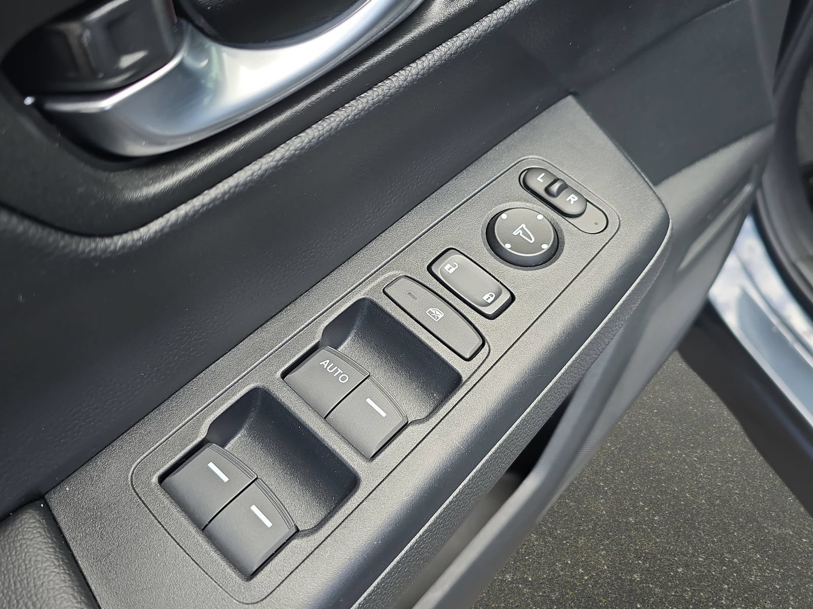 Certified 2023 Honda CR-V LX image 25