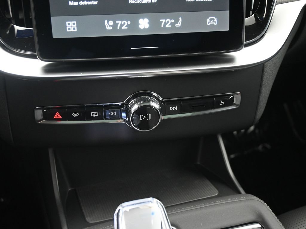 New 2026 Volvo XC90 B6 Ultra image 16