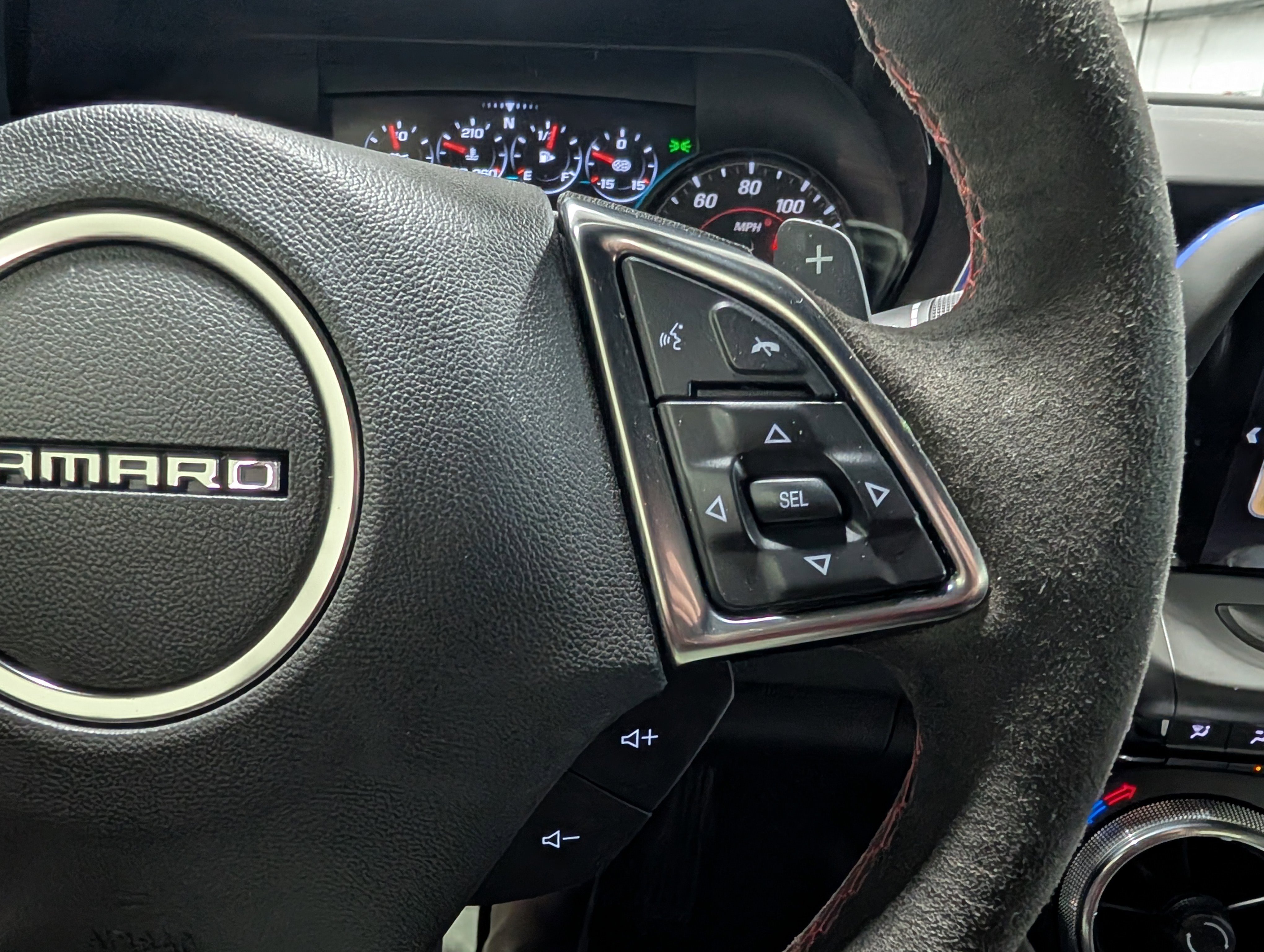 Used 2018 Chevrolet Camaro ZL1 RWD image 23