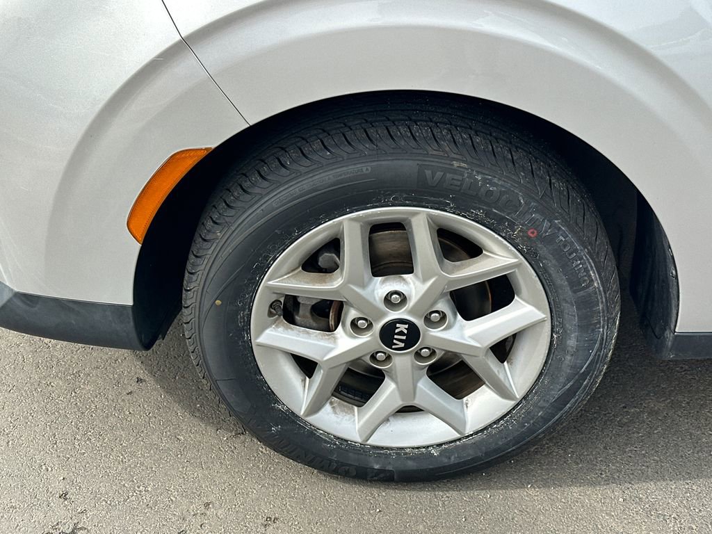 Used 2020 Kia Soul S image 11